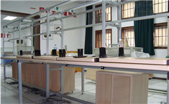 組裝工業(yè)鋁型材框架的細節(jié)